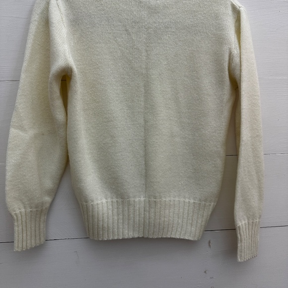 VINTAGE White Acrylic 80's V Neck Sweater - Picture 3 of 3
